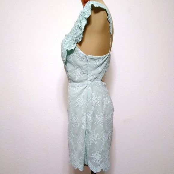 Lush embroidered romper - Picture 6 of 7